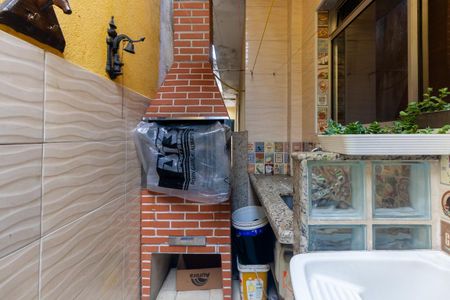 Casa à venda com 199m², 3 quartos e 2 vagas Casa à venda com 199m², 3 quartos e 2 vagasChurrasqueira