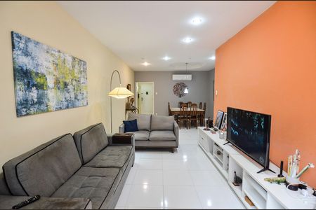 Apartamento à venda com 110m², 3 quartos e sem vagaSala
