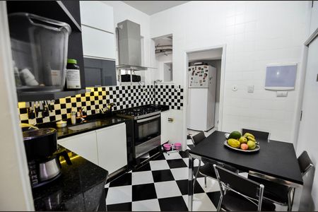 Apartamento à venda com 110m², 3 quartos e sem vagaCozinha