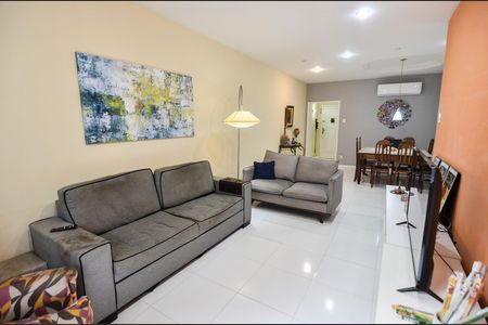 Apartamento à venda com 110m², 3 quartos e sem vagaSala
