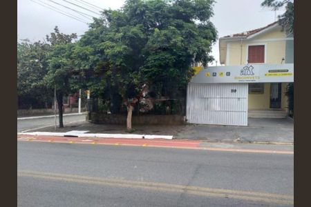 Casa à venda com 3 quartos, 340m² em Mirandópolis, São Paulo