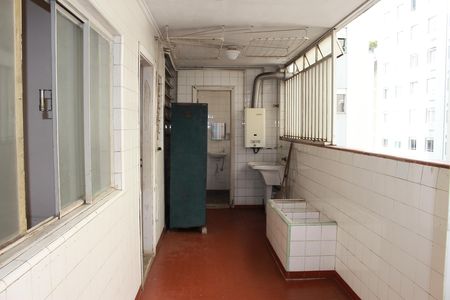 Apartamento à venda com 220m², 3 quartos e 1 vagaÁrea de serviço