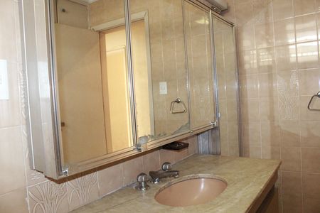 Apartamento à venda com 220m², 3 quartos e 1 vagaBanheiro 2