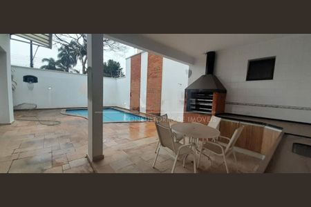 Casa à venda com 4 quartos, 355m² em Chácara Monte Alegre, São Paulo