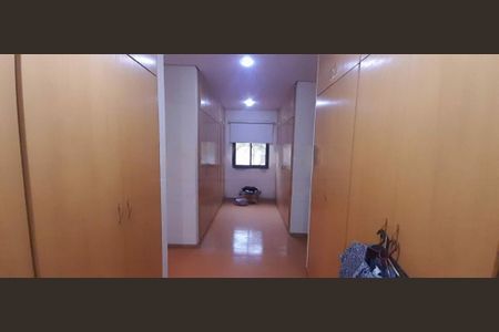 Casa à venda com 4 quartos, 355m² em Chácara Monte Alegre, São Paulo