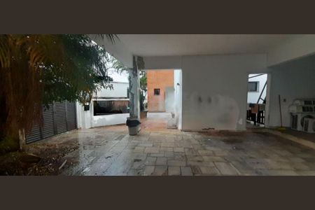 Casa à venda com 355m², 4 quartos e 3 vagas