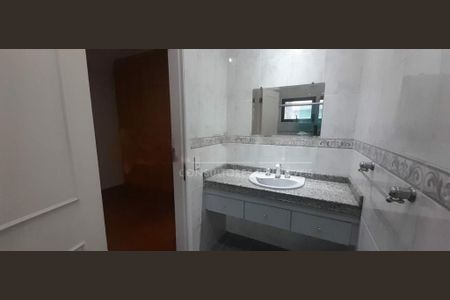 Casa à venda com 4 quartos, 355m² em Chácara Monte Alegre, São Paulo
