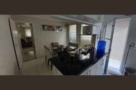 Casa à venda com 4 quartos, 100m² em Jardim Sabara, São Paulo