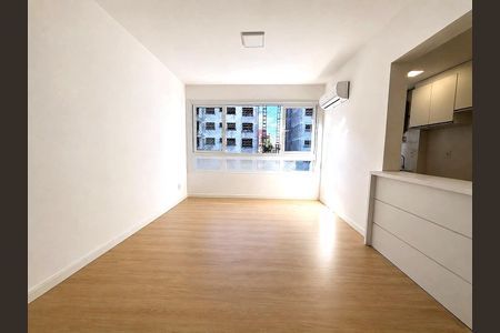 Sala de apartamento para alugar com 2 quartos, 66m² em Rio Branco, Porto Alegre
