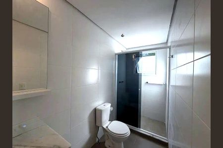 Banheiro 2 de apartamento para alugar com 2 quartos, 66m² em Rio Branco, Porto Alegre