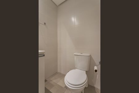 Banheiro de apartamento para alugar com 2 quartos, 66m² em Rio Branco, Porto Alegre