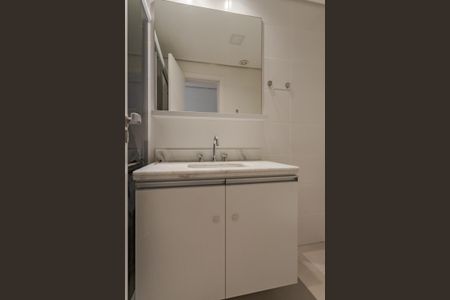 Banheiro de apartamento para alugar com 2 quartos, 66m² em Rio Branco, Porto Alegre