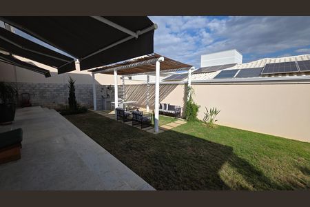 Quintal  de casa de condomínio à venda com 3 quartos, 135m² em Vale dos Sonhos, Lagoa Santa