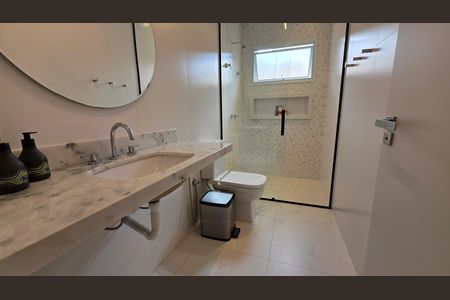 Banheiro social  de casa de condomínio à venda com 3 quartos, 135m² em Vale dos Sonhos, Lagoa Santa