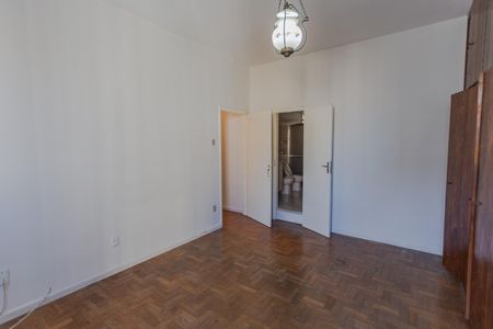 Apartamento à venda com 125m², 3 quartos e 1 vaga Apartamento à venda com 125m², 3 quartos e 1 vagaSuíte