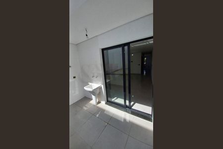 Casa à venda com 104m², 3 quartos e 2 vagaslavanderia