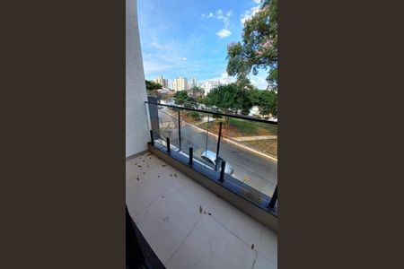 Casa à venda com 104m², 3 quartos e 2 vagasvaranda