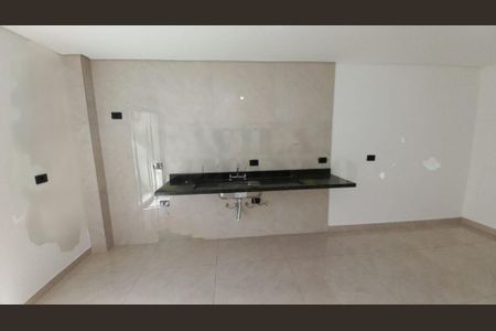Casa à venda com 104m², 3 quartos e 2 vagascozinha