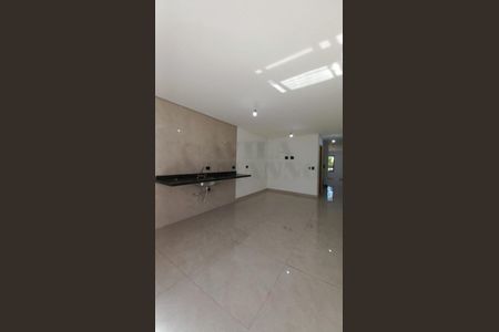 Casa à venda com 104m², 3 quartos e 2 vagascozinha