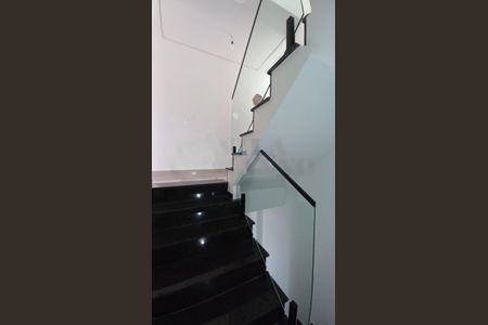 Casa à venda com 104m², 3 quartos e 2 vagasescada