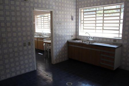Casa à venda com 6 quartos, 735m² em Vila Tramontano, São Paulo
