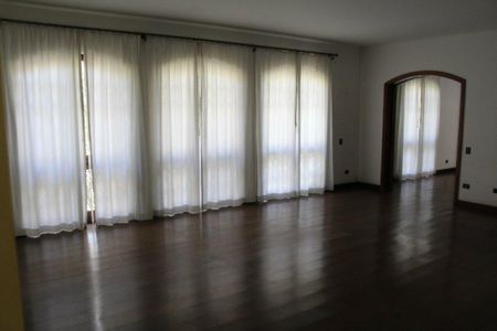 Casa à venda com 6 quartos, 735m² em Vila Tramontano, São Paulo