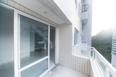 varanda sala de apartamento para alugar com 2 quartos, 70m² em Vila da Serra, Belo Horizonte