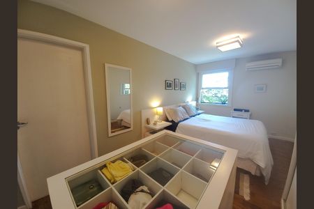 Apartamento à venda com 212m², 3 quartos e 2 vagasSuíte