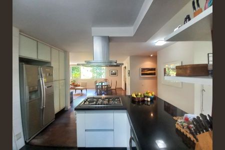 Cozinha de apartamento à venda com 3 quartos, 212m² em Consolação, São Paulo