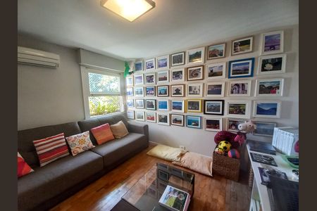 Apartamento à venda com 212m², 3 quartos e 2 vagasSala de TV