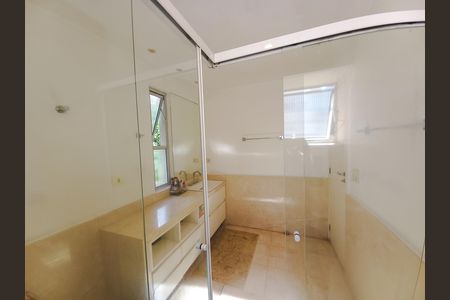 Apartamento à venda com 212m², 3 quartos e 2 vagasBanheiro da Suíte