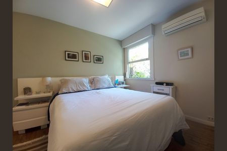 Suíte de apartamento à venda com 3 quartos, 212m² em Consolação, São Paulo