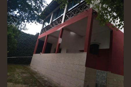 Casa à venda com 3 quartos, 388m² em Jardim Maria Fernandes, São Paulo