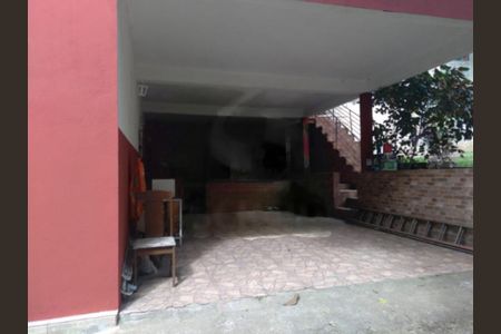 Casa à venda com 3 quartos, 388m² em Jardim Maria Fernandes, São Paulo