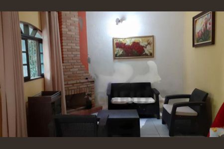 Casa à venda com 3 quartos, 388m² em Jardim Maria Fernandes, São Paulo