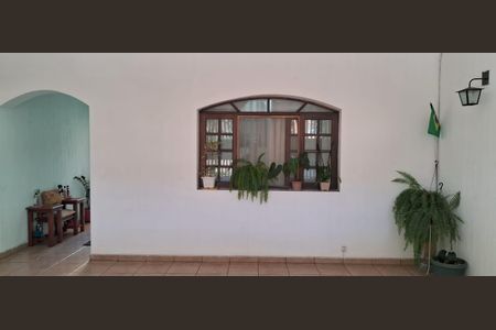 Casa à venda com 160m², 3 quartos e 2 vagas