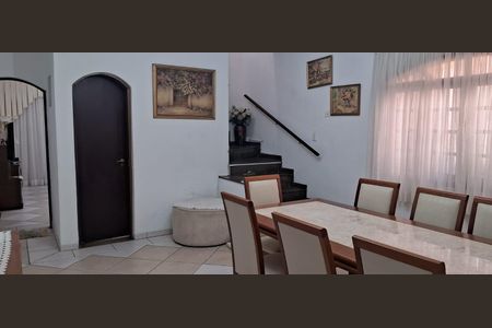 Casa à venda com 160m², 3 quartos e 2 vagas