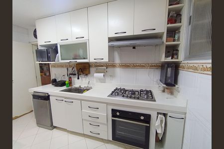 Apartamento à venda com 180m², 4 quartos e 2 vagas Apartamento à venda com 180m², 4 quartos e 2 vagasCozinha