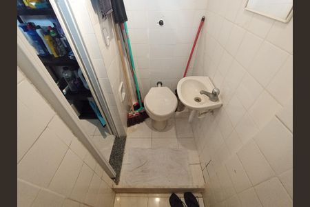 Apartamento à venda com 180m², 4 quartos e 2 vagas Apartamento à venda com 180m², 4 quartos e 2 vagasÁrea de Serviço