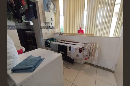 Apartamento à venda com 180m², 4 quartos e 2 vagas Apartamento à venda com 180m², 4 quartos e 2 vagasÁrea de Serviço