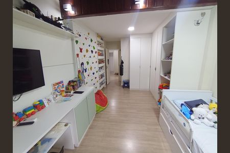 Apartamento à venda com 180m², 4 quartos e 2 vagas Apartamento à venda com 180m², 4 quartos e 2 vagasQuarto 1