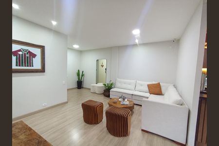 Apartamento à venda com 180m², 4 quartos e 2 vagas Apartamento à venda com 180m², 4 quartos e 2 vagasSala