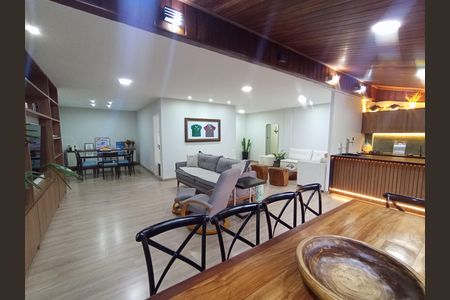 Apartamento à venda com 180m², 4 quartos e 2 vagas Apartamento à venda com 180m², 4 quartos e 2 vagasSala