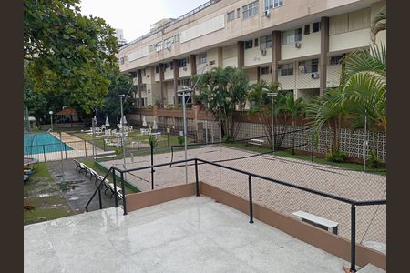Apartamento à venda com 180m², 4 quartos e 2 vagas Apartamento à venda com 180m², 4 quartos e 2 vagasQuadra Esportiva