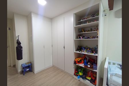 Apartamento à venda com 180m², 4 quartos e 2 vagas Apartamento à venda com 180m², 4 quartos e 2 vagasQuarto 1