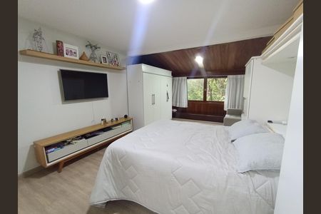 Apartamento à venda com 180m², 4 quartos e 2 vagas Apartamento à venda com 180m², 4 quartos e 2 vagasQuarto suíte