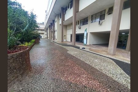 Apartamento à venda com 180m², 4 quartos e 2 vagas Apartamento à venda com 180m², 4 quartos e 2 vagasÁrea externa
