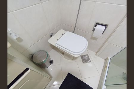 Apartamento à venda com 180m², 4 quartos e 2 vagas Apartamento à venda com 180m², 4 quartos e 2 vagasBanheiro social