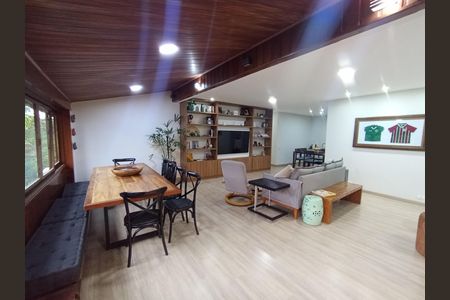 Apartamento à venda com 180m², 4 quartos e 2 vagas Apartamento à venda com 180m², 4 quartos e 2 vagasSala e espaço gourmet