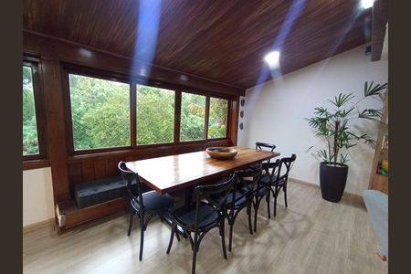Apartamento à venda com 180m², 4 quartos e 2 vagas Apartamento à venda com 180m², 4 quartos e 2 vagasEspaço Gourmet